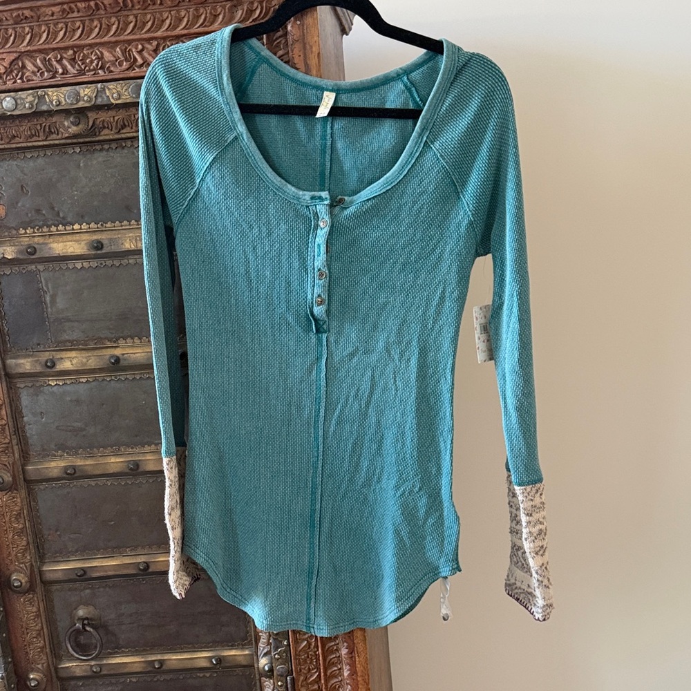 Free people thermal cuff NWT